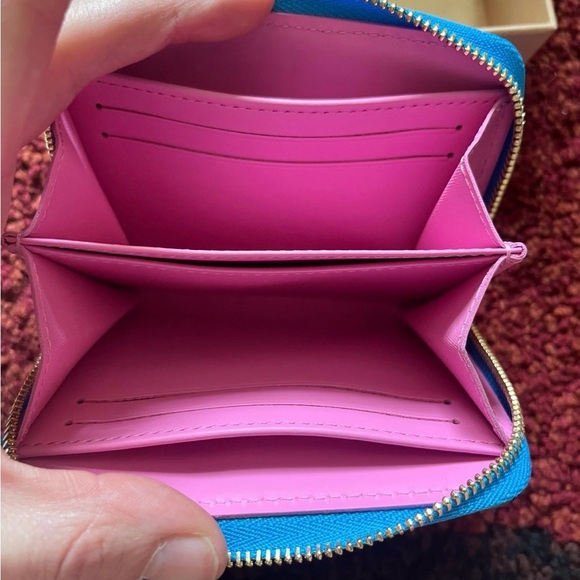 Louis Vuitton limited edition wallet - Picture 5 of 8